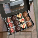 Set cadou cu decor de 12 bomboane