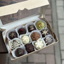 Set cadou cu decor de 12 bomboane