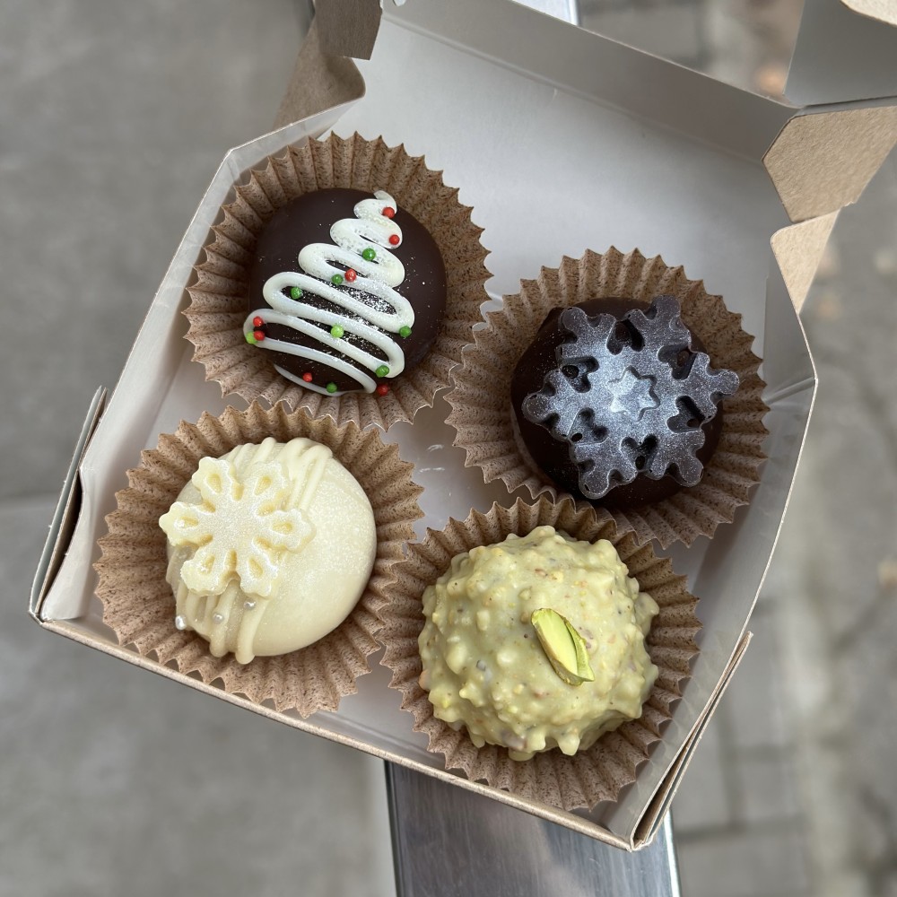 Set cadou cu decor de 4 bomboane