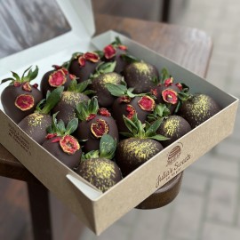 Set de capsuni acoperite cu ciocolata