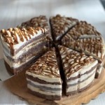 Tort Snickers fără zahăr și gluten cu carob (porție 150g)