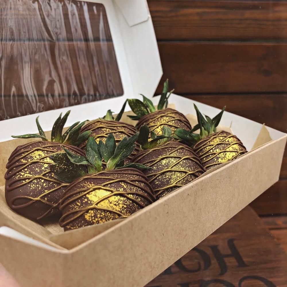 Набор из клубники в шоколаде